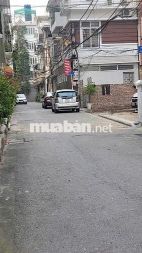 Đất Mặt Ngõ Chợ Thạch Bàn Ô Tô Tránh – Ngõ Thông Cổ Linh - Hơn 9 tỷ
