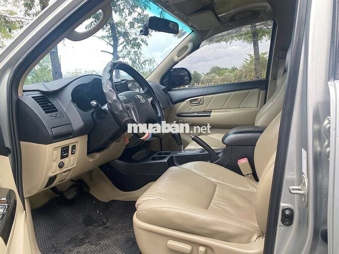 Toyota Fortuner 2014 2.7V 4x2 AT - 124000 km