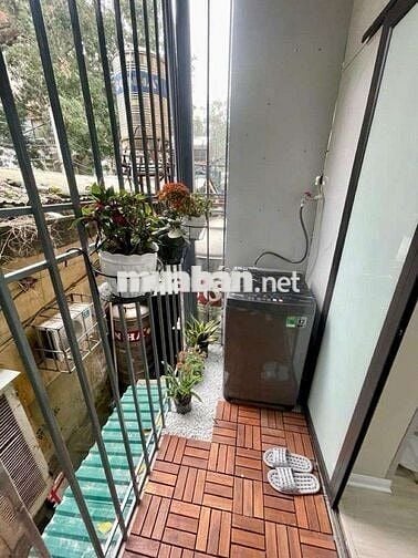 Lô góc tập thể Bạch Mai 2N2W T2 bãi ô tô tặng nội thất ban công thoáng