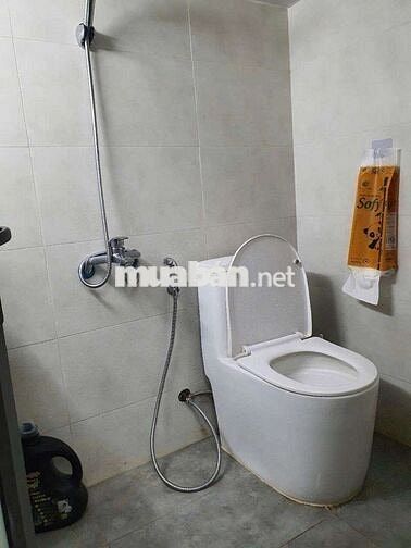 Lô góc tập thể Bạch Mai 2N2W T2 bãi ô tô tặng nội thất ban công thoáng