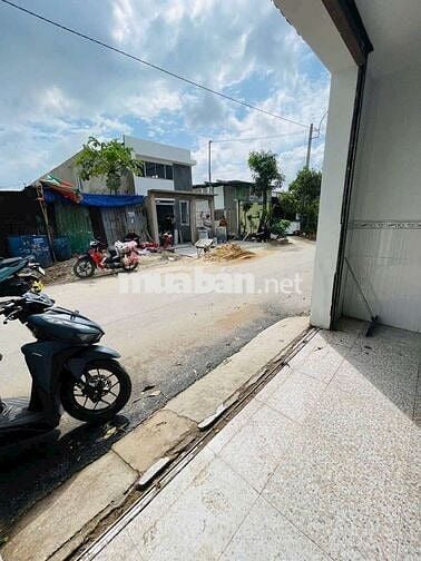Bán nhà mặt tiền Xuân Thới Thượng 4, gần đường  Phạm Văn Sáng