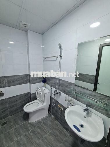 🔥 MẶT PHỐ KHU VỰC KIM GIANG – 7 TẦNG THANG MÁY – 45M2 CHỈ 12.5 TỶ