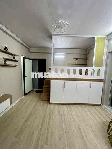 Căn góc TT Hồng Mai, tầng 2, 2 ngủ, bãi ô tô, tặng NT, ban công thoang