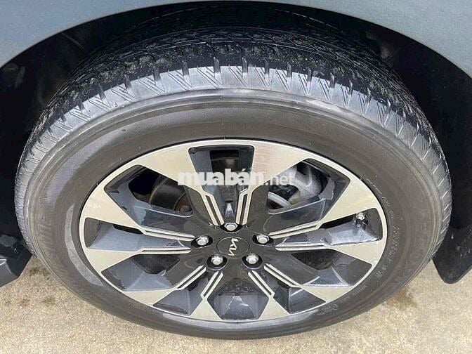 Kia Carnival 2022 2.2D Premium 8 chỗ - 80000 km