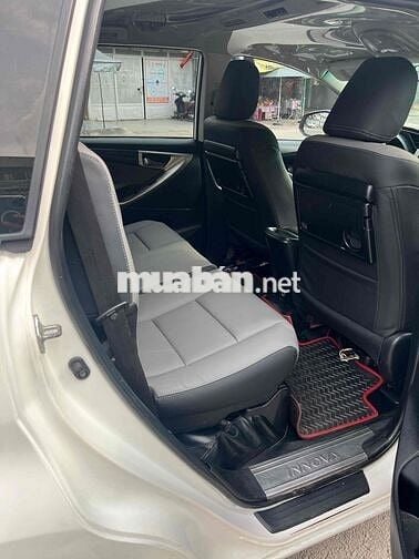 Toyota Innova 2018 2.0G - 120 km