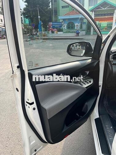 Toyota Innova 2018 2.0G - 120 km