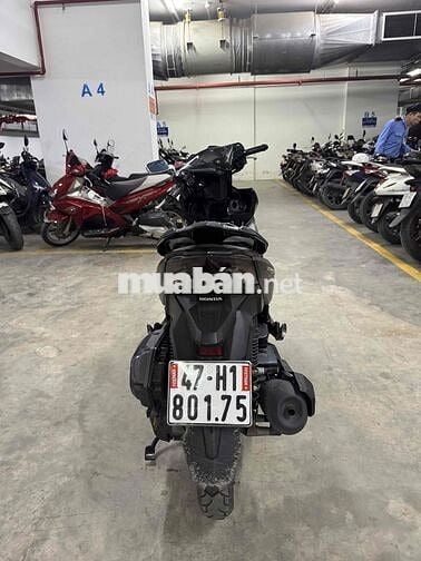 AB 125 đen nhám