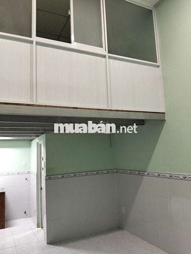 Nhà trọ lớn 4 x 6 có phòng kính gắng máy lạnh