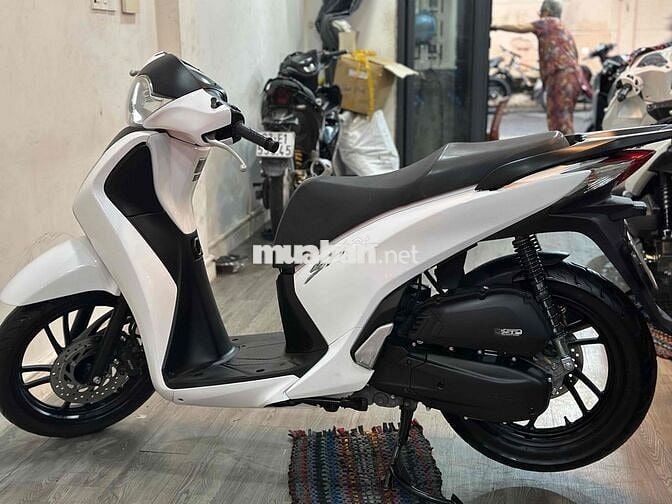 Sh 125 trắng đen siêu đẹp máy rin nợ xấu đưa 12tr