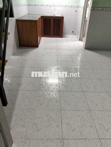 Nhà trọ lớn 4 x 6 có phòng kính gắng máy lạnh