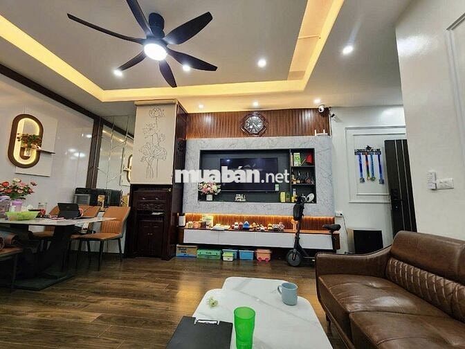 Chính chủ bán CH ĐN B 164 Khuất Duy Tiến,82m2,3N,2WC, giá 8.5 tỷ