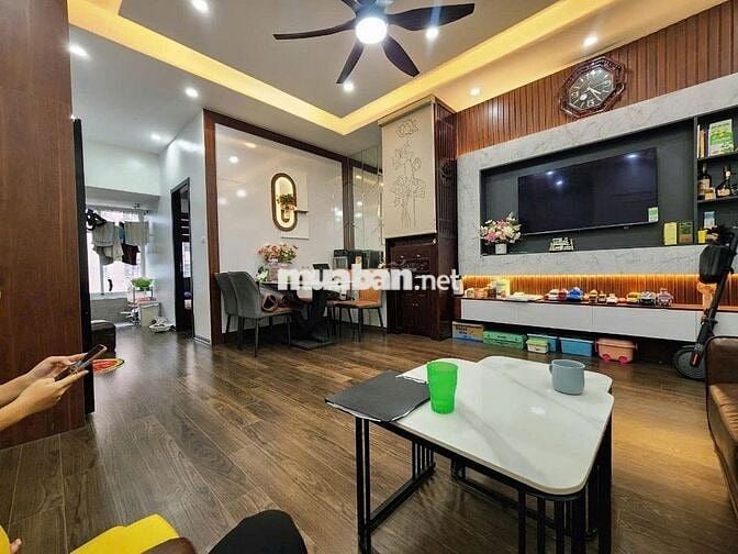 Chính chủ bán CH ĐN B 164 Khuất Duy Tiến,82m2,3N,2WC, giá 8.5 tỷ