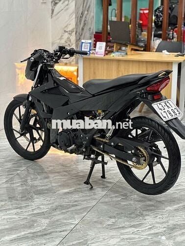 Xe máy Raider Fi 2020 màu đen côn tay