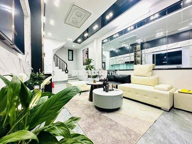 Lô Góc Cầu Giấy 38m2 - 5 Tầng - Sổ Vuông - Gần Phố - Ở Ngay - 8 Tỷ