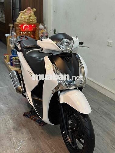 Sh 125 trắng đen siêu đẹp máy rin nợ xấu đưa 12tr