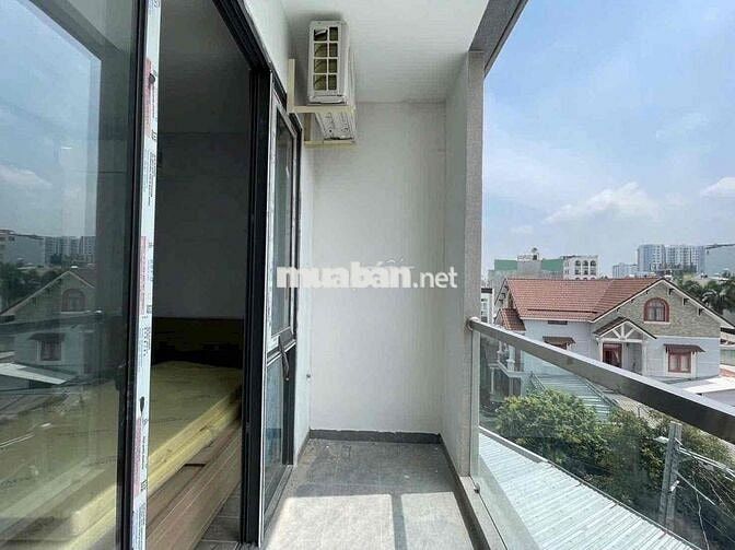 Căn Hộ có  Bancol , máy giặt riêng , ngay Khu Phố Mỹ Hưng Quận 7