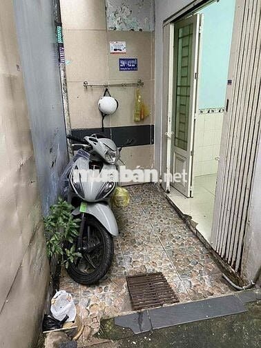 cần bán nhà hẻm cục 2mặt  đường DBT Q8 DT 3x7 1 trệt 1 lầu 2 nhà vs