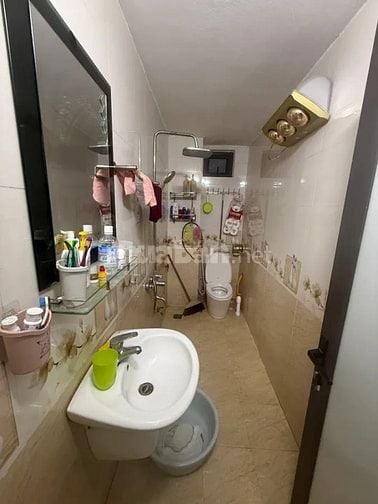 Bán nhà phố Ngọc Lâm 43m²x 3 Tầng , trung tâm phố , Giá 9,8 tỷ 