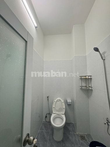 Cho thuê nhà mặt tiền đường Lạc Long Quân