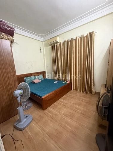 Bán nhà phố Ngọc Lâm 43m²x 3 Tầng , trung tâm phố , Giá 9,8 tỷ 