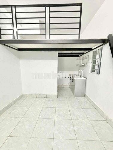 DUPLEX GÁC CAO RỘNG 28M2 ĐI BỘ QUA ĐẠI HỌC CÔNG THƯƠNG