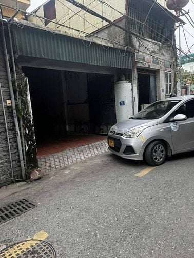 BÁN ĐẤT TẶNG NHÀ - GIÁ HẠT RẺ - LĨNH NAM 🔹DT: 95m² 🔹MT: 4.2m² => HẬU
