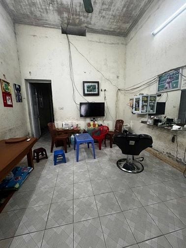 BÁN ĐẤT TẶNG NHÀ - GIÁ HẠT RẺ - LĨNH NAM 🔹DT: 95m² 🔹MT: 4.2m² => HẬU