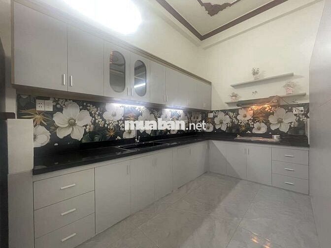 SIÊU PHẨM 2T/80M2- HOÀ BÌNH - TÔ HIỆU - LÝ THÁNH TÔNG - GẦN ĐẦM SEN.