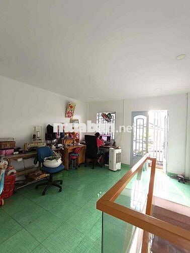 Nhà góc 1 MT, 44m2(4x11m), 2 tầng BT, 2PN, HC, HXH, thoáng sáng!