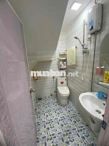 Cho thuê nhà hxh 4x11m 1 lầu 2pn 2wc  full nội thất 10tr
