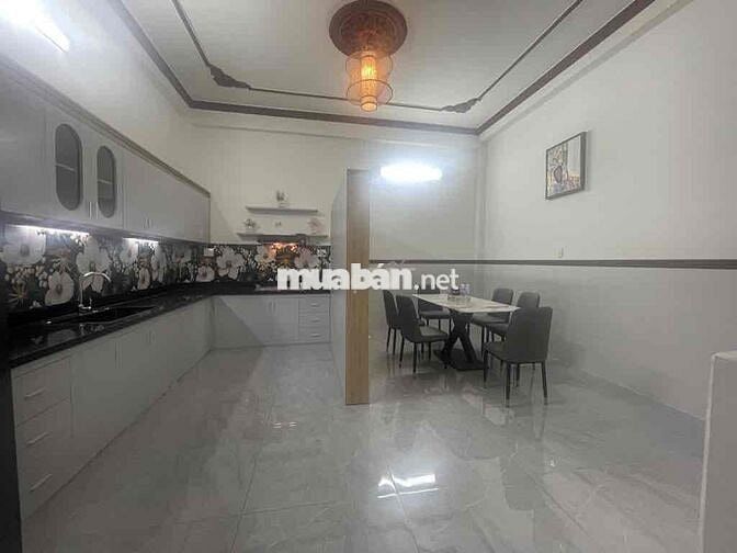 NGANG HIẾM HEM XE TẢI THÔNG KINH BUỒN BÁN J CUNG ĐƯỢC