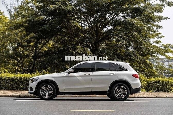 GLC200 Sx 2019 màu trắng nội thất nâu đẹp xuất sắc