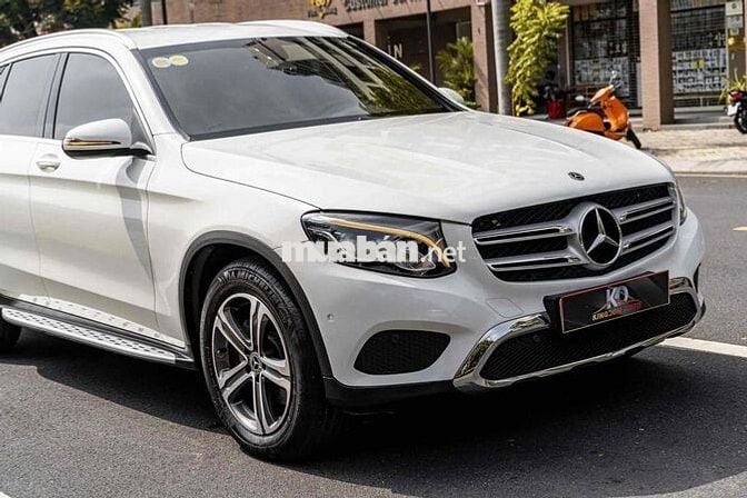 GLC200 Sx 2019 màu trắng nội thất nâu đẹp xuất sắc