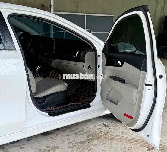 Kia Cerato 2019 1.6 AT Deluxe  xe gia đình