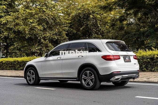 GLC200 Sx 2019 màu trắng nội thất nâu đẹp xuất sắc