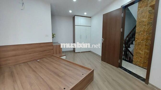 Nhà mới Cầu Giấy - Xe hơi đỗ cửa - 31m2 CHỈ 10 tỷ - Có tháng máy