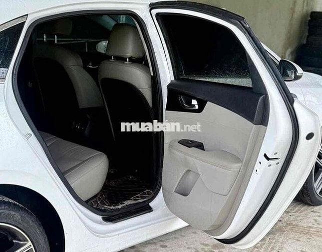 Kia Cerato 2019 1.6 AT Deluxe  xe gia đình