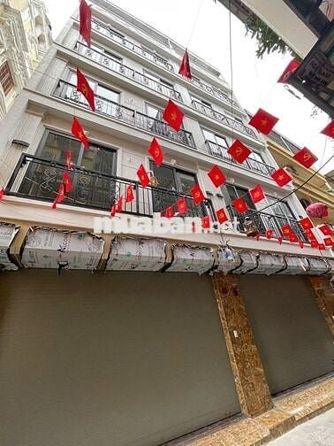 Nhà mới Cầu Giấy - Xe hơi đỗ cửa - 31m2 CHỈ 10 tỷ - Có tháng máy