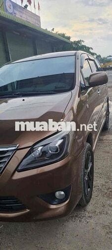 Toyota Innova 2014 E - 110000 km
