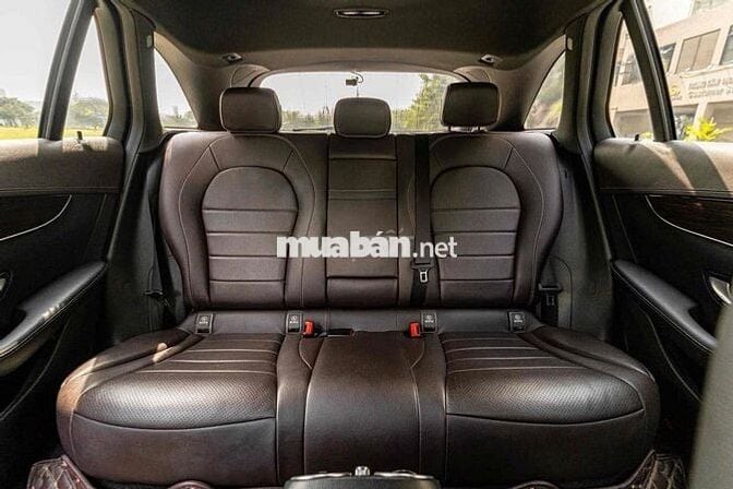 GLC200 Sx 2019 màu trắng nội thất nâu đẹp xuất sắc