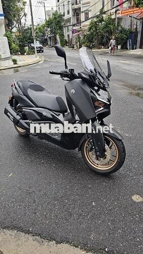 Xe máy Yamaha XMAX 300 màu đen 2024