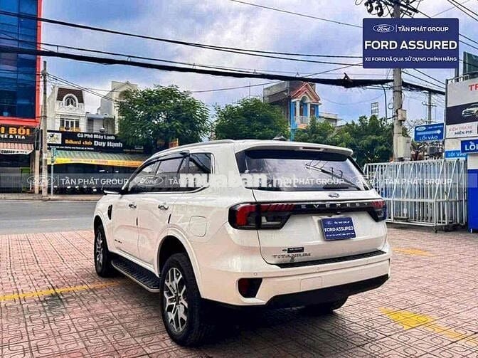 EVEREST TITAN 4x2 sx2023 bảo hành hãng Ford 2028