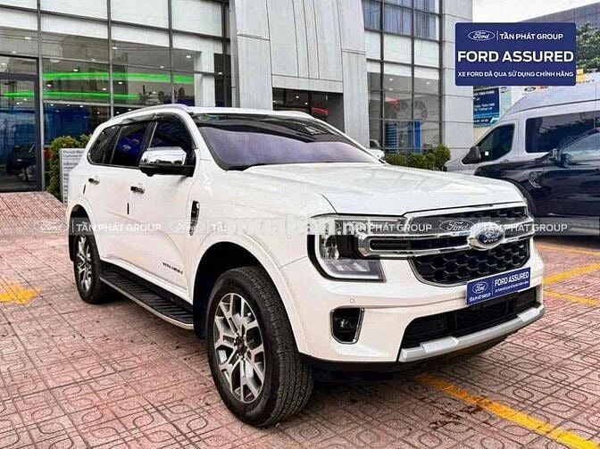 EVEREST TITAN 4x2 sx2023 bảo hành hãng Ford 2028
