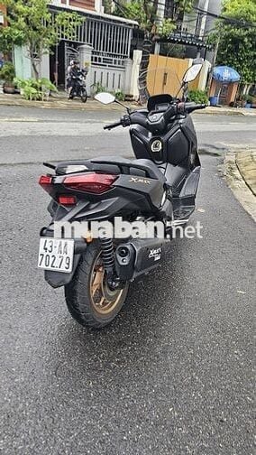 Xe máy Yamaha XMAX 300 màu đen 2024