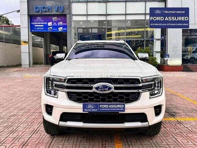 EVEREST TITAN 4x2 sx2023 bảo hành hãng Ford 2028