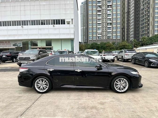 Toyota Camry 2021 2.5Q - HÃNG BH 1 năm giảm sâu