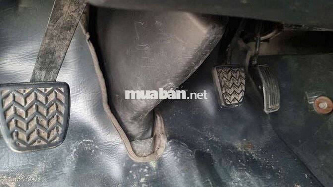 Ô tô tải van Toyota Hiace 6 chỗ 2006 máy xăng