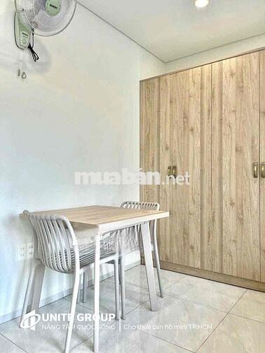 Căn hộ full nội thất cửa sổ lớn ngay chợ Bà Chiểu gần Q1