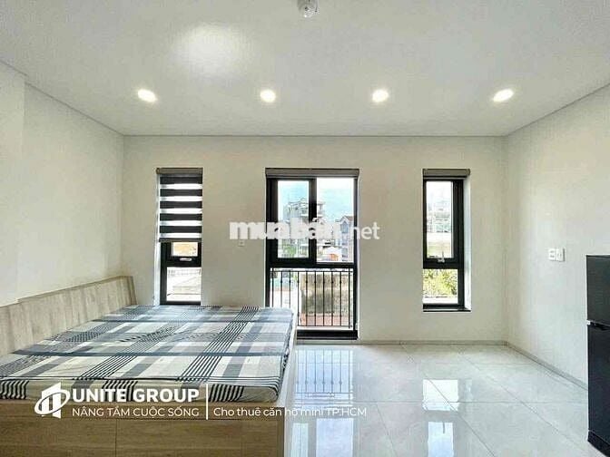 Căn hộ full nội thất cửa sổ lớn ngay chợ Bà Chiểu gần Q1