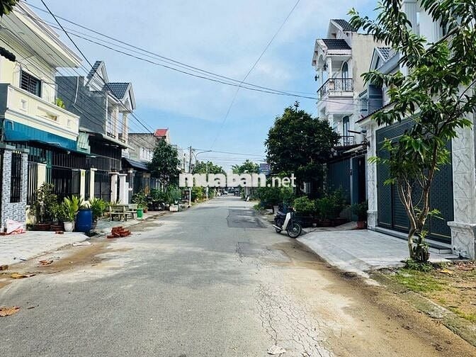đất tại Tân Thông Hội- Củ Chi. ngang 10 dài 21. DT 210m2. 990tr SHR